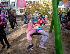 В Благовещенске открыли ещё 3 обновлённые детские площадки