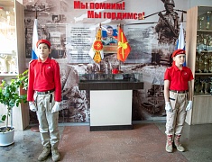 Мемориальную доску в память о герое СВО открыли в школе №10 Благовещенска