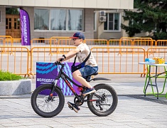 Динозавры пробежали по главной улице Благовещенска