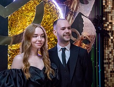 В Благовещенске в танце закружились более сотни студентов