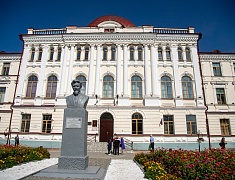 В Алексеевской гимназии вернули исторический облик холлу и кабинету биологии