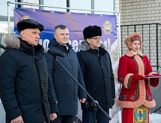 Дмитрий Гумиров вручил ключи от благоустроенных квартир первым новосёлам 