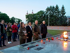 Цветы в память о подвиге советских солдат возложили в Благовещенске