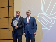 Мэр Благовещенска Олег Имамеев поздравил энергетиков с профессиональным праздником