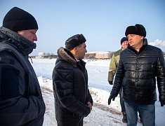 Темпы работ по возведению берегоукрепления Амура и Зеи оценили мэр амурской столицы Олег Имамеев