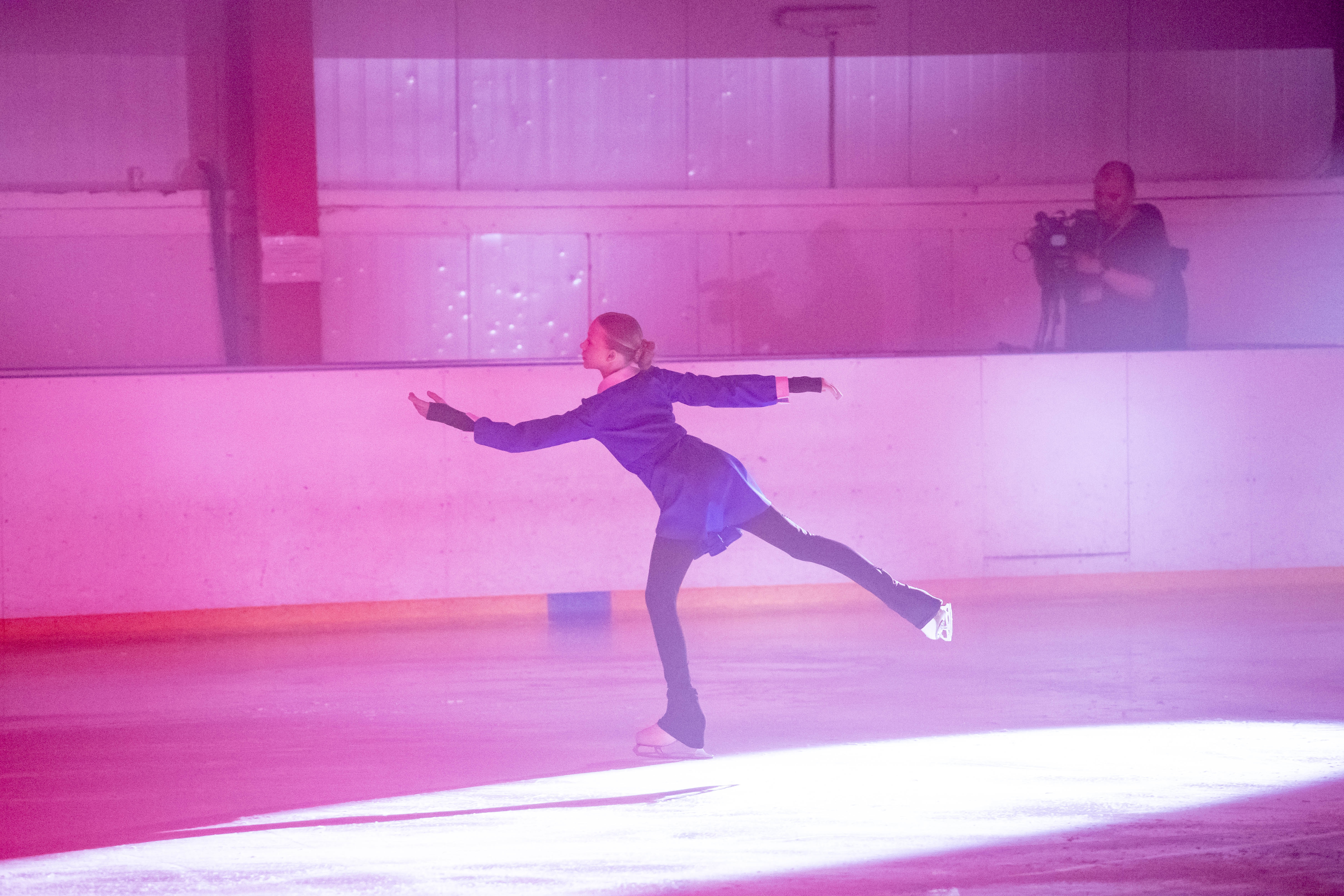 Ледовое шоу «Вальс Победы»