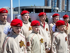 В амурской столице в преддверии Дня Победы подняли Копию Знамени Победы