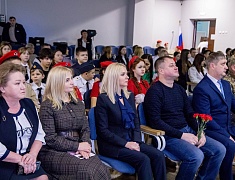 Парту Героя в память об участнике СВО открыли в школе №22 Благовещенска