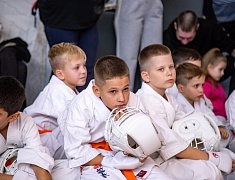 В спортивной школе «Центр боевых искусств» областного центра прошли чемпионат и первенство города, посвящённые памяти Алексея Новикова