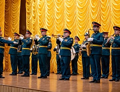 В Благовещенске в честь 84 дня рождения ДВОКУ личному составу вручили награды