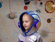 В преддверии Дня космонавтики в «космической обсерватории» прошло первое занятие с воспитанниками детского сада № 68