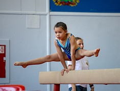 Чемпионат по спортивной гимнастике в Благовещенске посвятили герою СВО