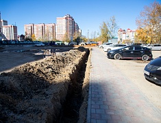 Мэр Благовещенска Олег Имамеев в ходе выездного совещания проконтролировал ход работ на универсальной спортплощадке в микрорайоне