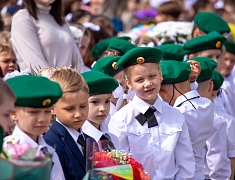 Мэр Олег Имамеев побывал на линейках в нескольких городских школах