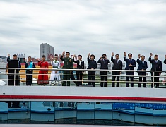 Акция "Цветы на воде"