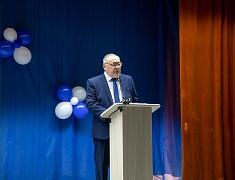 Мэр Благовещенска Олег Имамеев поздравил Судостроительный завод им. Октябрьской революции с юбилеем