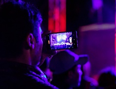 С днём рождения Благовещенск поздравили солист музыкального театра «Геликон-опера» Дмитрий Янковский и оркестр «АмурДжазБэнд»