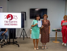 В областной библиотеке открыли выставку рисунков и подвели итоги конкурса «Нам дороги эти позабыть нельзя»