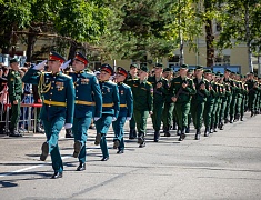 Благовещенские курсанты приняли воинскую присягу на плацу ДВОКУ
