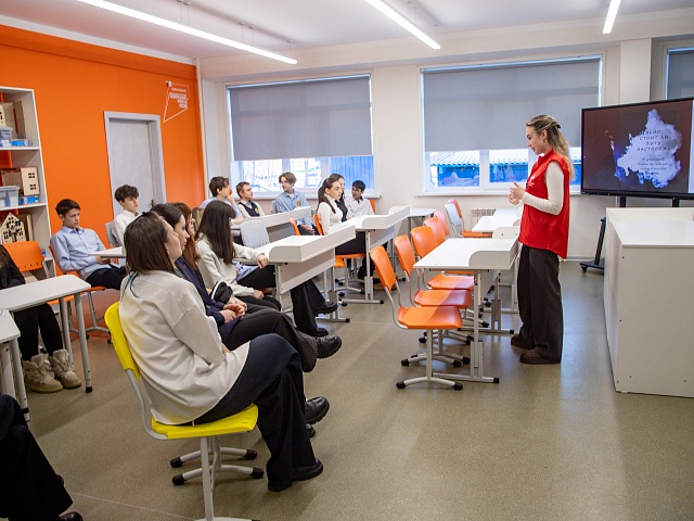 В гимназии №25 прошла третья в этом году «Ярмарка здоровья» для старшеклассников