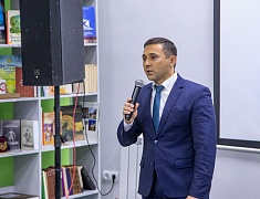 Мэр Благовещенска Олег Имамеев поздравил работников сферы культуры с завершением года