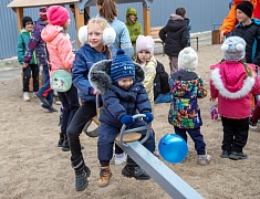 Торжественное открытие обновленного двора на ДОС, 18