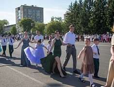 Бал цветов и Семейный бал украсили Благовещенск