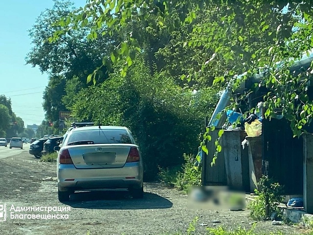 109 нарушителей, 123 тысячи рублей штрафов: город борется с парковкой у мусорных контейнеров