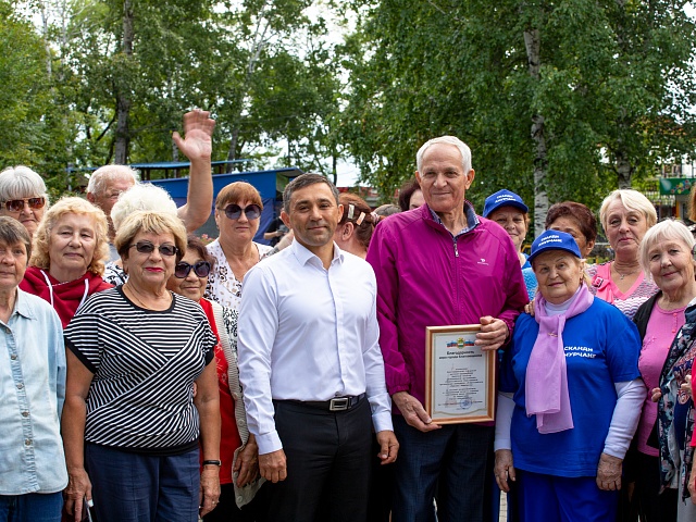 Мэр города Олег Имамеев поприветствовал старшее поколение на празднике в Горпарке