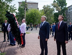 В день города прошли торжественные церемонии возложения цветов
