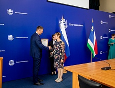 Представителей сферы торговли чествовали в Благовещенске