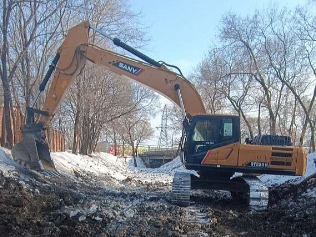 Почти семь тысяч кубометров мусора вывез подрядчик при расчистке русла Бурхановки