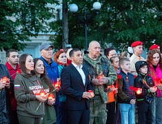 Цветы в память о подвиге советских солдат возложили в Благовещенске