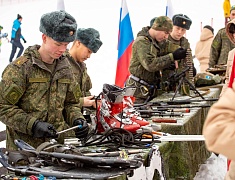 В Благовещенске прошло первенство города по горным лыжам и сноуборду, посвящённое памяти выпускника ДВОКУ, Героя России Ковтуна Андрея