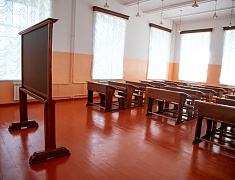 В Алексеевской гимназии вернули исторический облик холлу и кабинету биологии