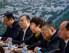 Делегация Хэйхэ поздравила благовещенцев с наступающим Новым годом