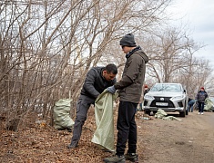 «Город берегу»: жители Благовещенска массово вышли на субботник