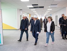 Мэр Благовещенска Олег Имамеев проинспектировал строительство нового корпуса 16 школы на улице Тепличной