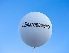 Почти 1200 благовещенских выпускников прошли в торжественном шествии по центру Благовещенска 