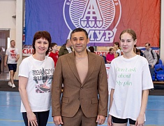 В честь Года семьи в Благовещенске провели семейный бадминтон