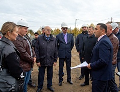 В новой школе в микрорайоне Благовещенска утепляют фасад и готовятся запускать тепло