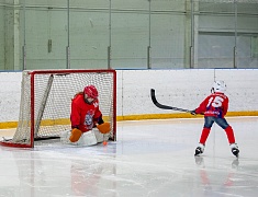 В Благовещенске провели турнир по хоккею с мячом в память об участнике спецоперации