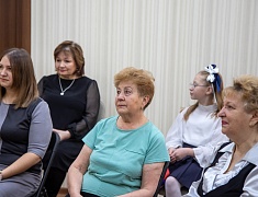 Сухой душ, носилки, сети и нашлемники изготавливают на «Фабрике для СВОих» в Благовещенске