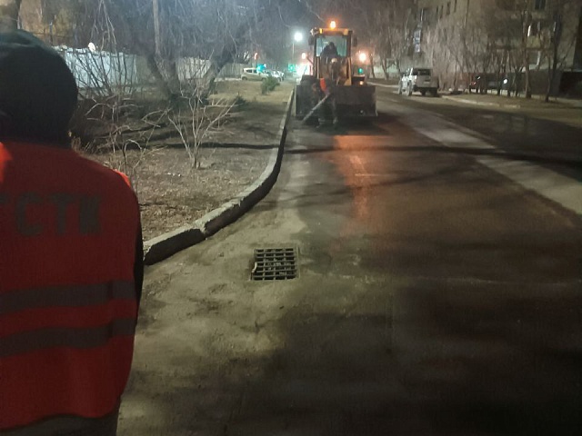 Отремонтировать памятник и ливневые решётки, помыть автобусные остановки, нанести разметку