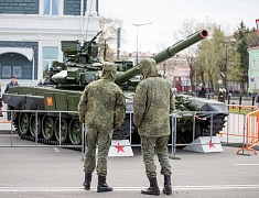 Выставка военной техники ДВОКУ в честь Дня Победы