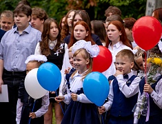 Мэр Города Олег Имамеев поздравил благовещенцев с днём знаний
