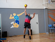 В Благовещенске депутаты, сотрудники мэрии и прокуратуры сыграли в волейбол