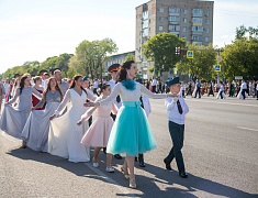 Бал цветов и Семейный бал украсили Благовещенск