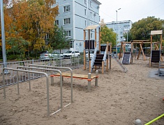 Жители еще двух благовещенских дворов получили современные игровые площадки