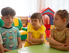 В благовещенском детском саду №67 спортивный флешмоб объединил родителей, детей и педагогов